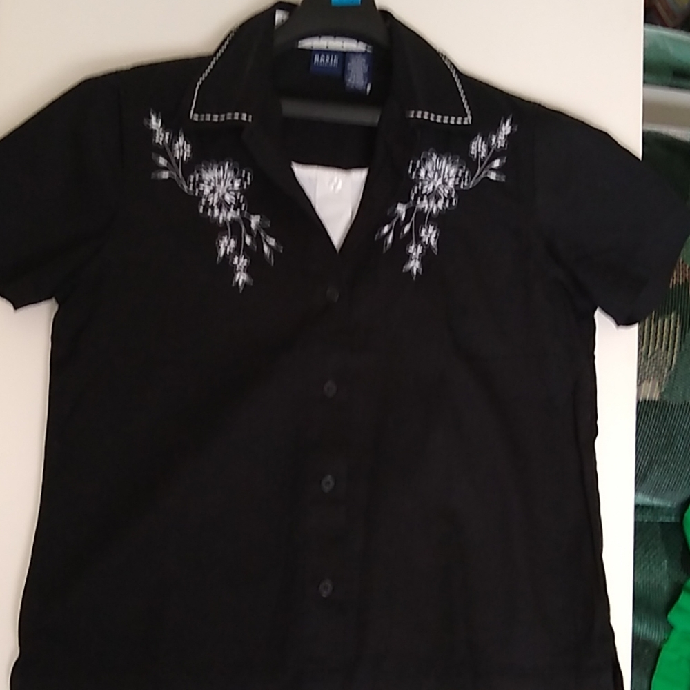 Ladies blouse(100 cotton)new, good condition